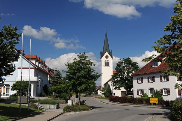 Eisenharz mit Blick auf die Kirche