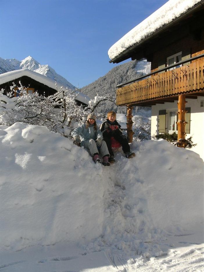 Winter vor dem Haus Bach