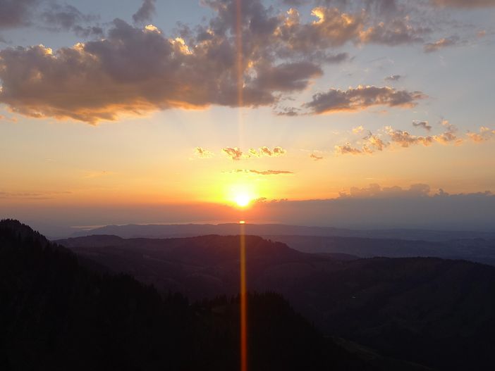 Sonnenuntergang am Hochgrat mit Blick zum Bodensee