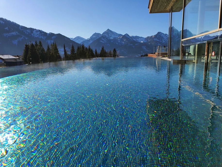 Outdoor-Panorama-Pool