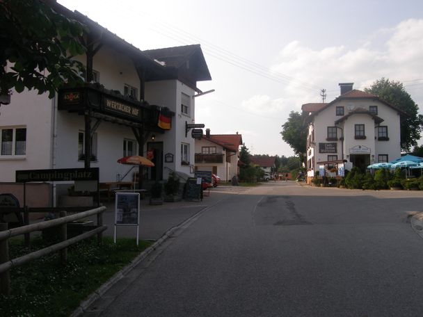Am Ende der Rundwegs laden der "Wertacher Hof" und das Restaurant "Grüntensee" in Haslach zu einer Einkehr.