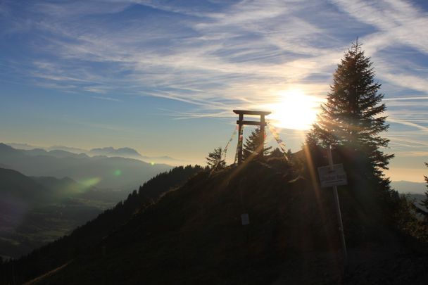 Porta Alpinae im Sonnenuntergang