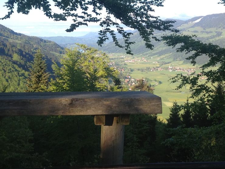 Auf dem Staufengipfel mit Blick ins Konstanzer Tal