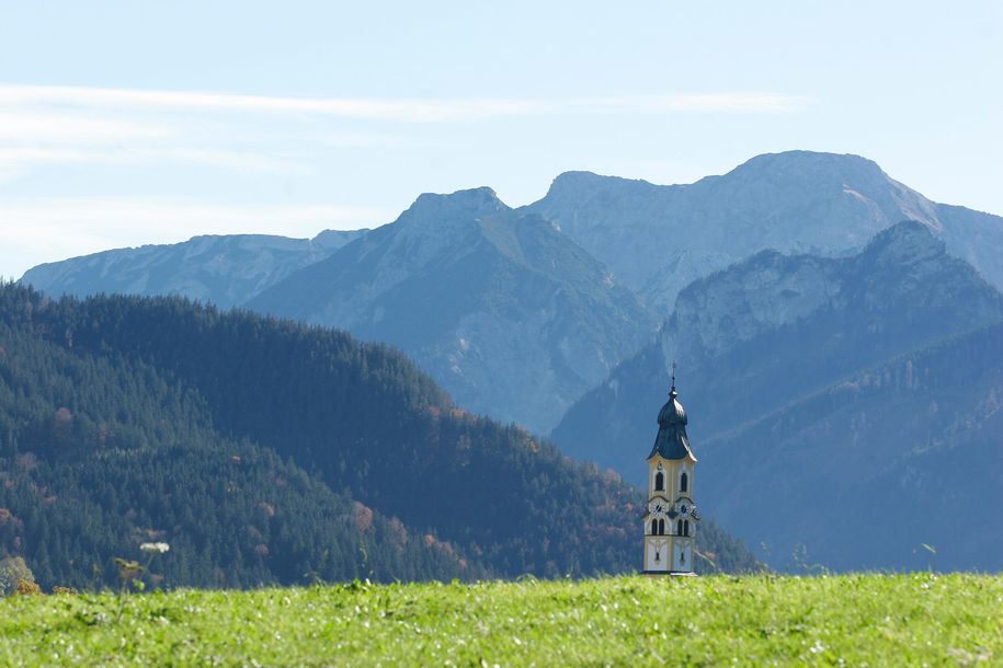 Kirchturm der Pfarrkirche St. Nikolaus