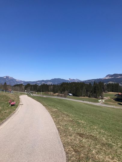 Gehweg zum Ortsteil Aumühle