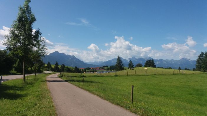 Auf dem Forggensee Radweg