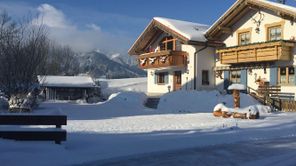 Haus im Winter 2