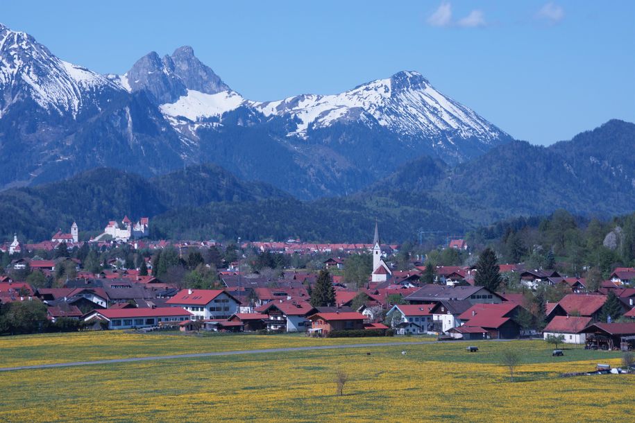 HB_Schwangau_Ortsmitte_mit_Blick_auf_das_Hohe_Schl