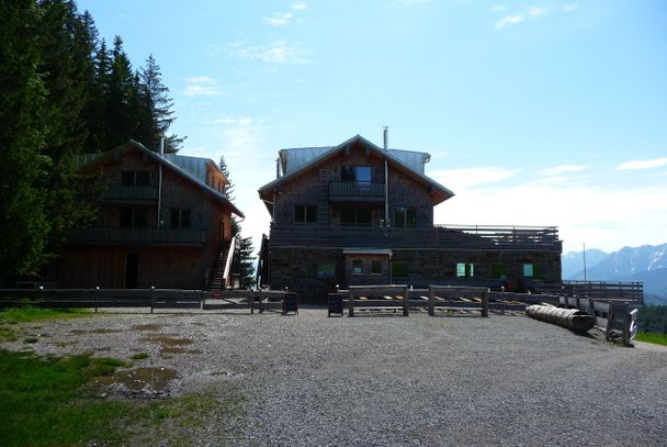 Die Berglodge Sportheim Böck nahe der Gipfelstation der Alpspitze