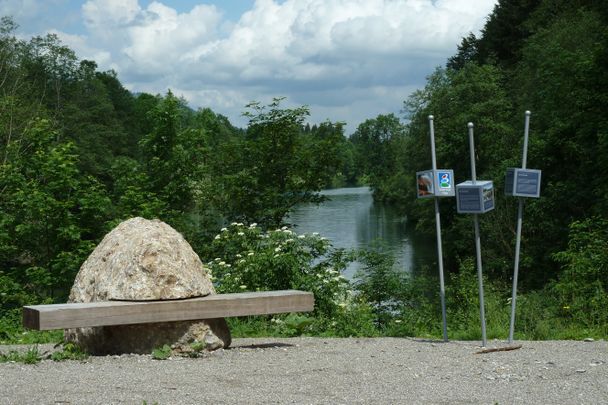 Trilogieplatz in Fischen