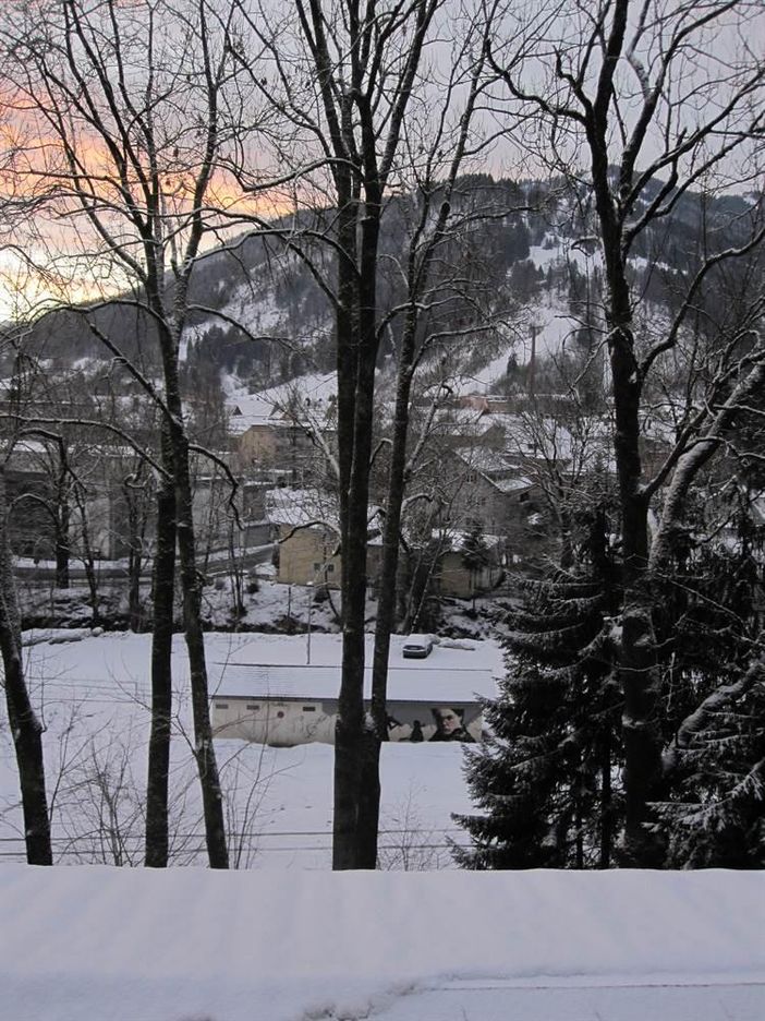 Balkon: Blick zum Mittag im Winter