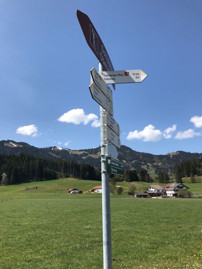 Wegweiser Richtung Tiefenberger Moos, Tiefenberg