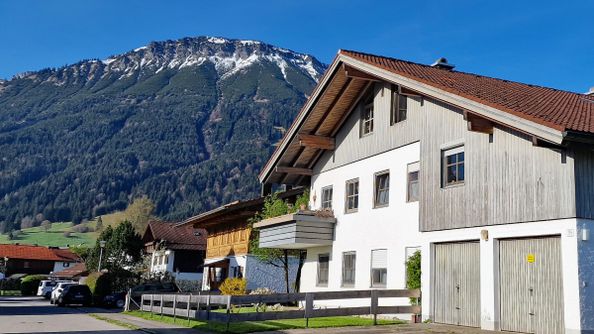 Haus mit Ferienwohnung Kuschelzeit Pfronten