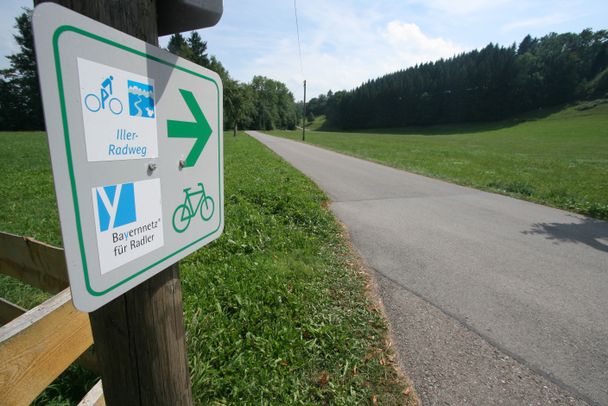 Iller-Radweg nördlich Altusried