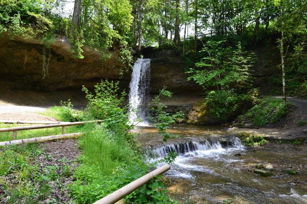 Der "kleinste Scheidegger Wasserfall" zum Durchlaufen