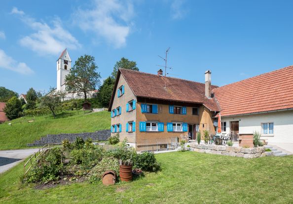 Ferienhaus-Anni-Leupolz-Aussen-Hinten