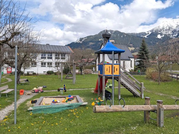 Wippe auf dem Spielplatz in Fischen-Langenwang