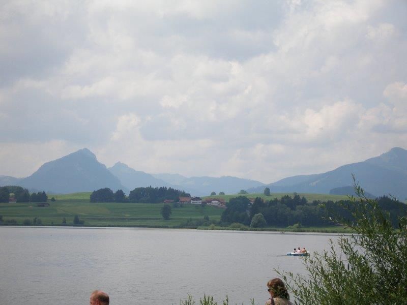 Blick vom Hopfensee zum Haus