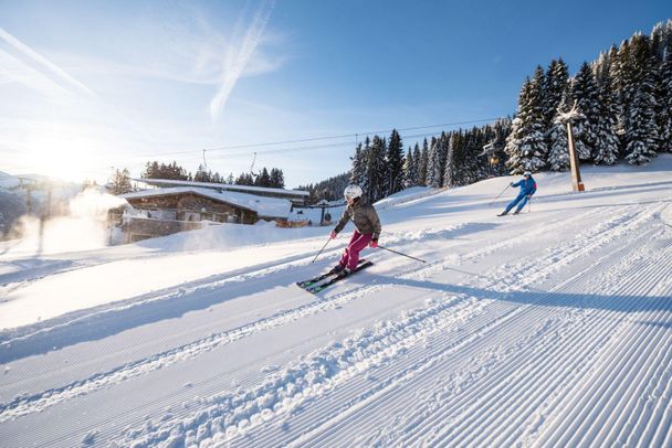 Skifahrer an der Hörnerbahn Bolsterlang