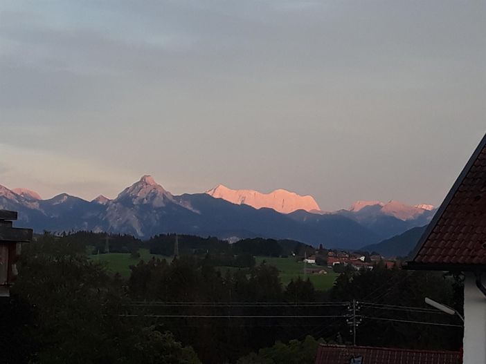 Blick auf Zugspitze und Säuling