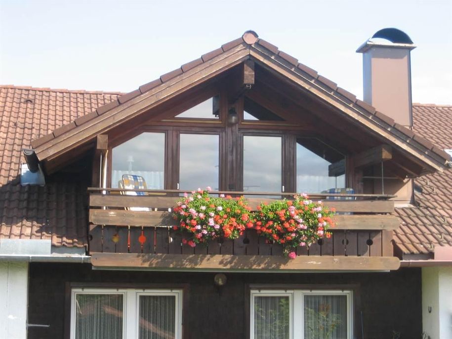 Ihr Balkon mit Blick in die Berge