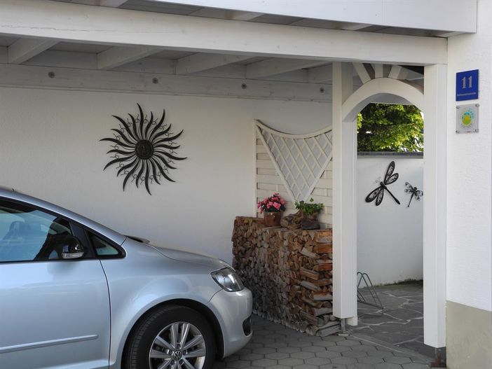 Heidis Ferienwohnungen-Carport