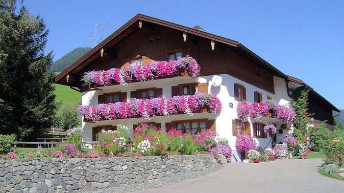 Haus Alpenblick - Aussenansicht Sommer