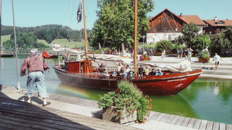 Piratenfahrt auf dem Alpseesegler