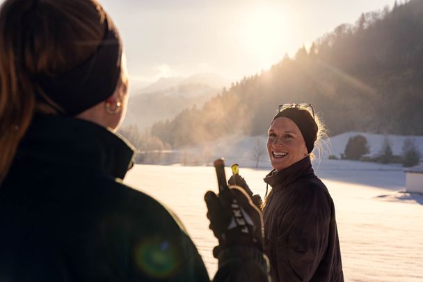 Sonne tanken beim Langlaufen