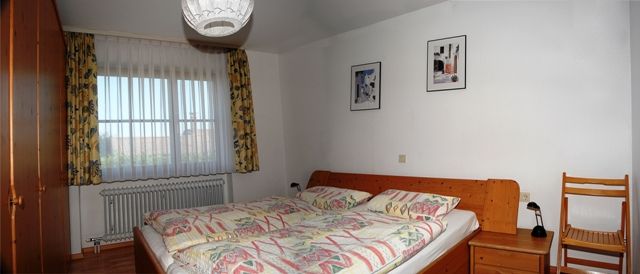 Schlafzimmer 1