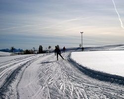 Loipenanschluss Eschacher-Weiher-Parkplatz - Panoramaloipe / Loipe Brotzeitstube Schneider