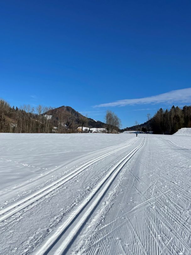 Weißachloipe mit Blick auf den Staufen