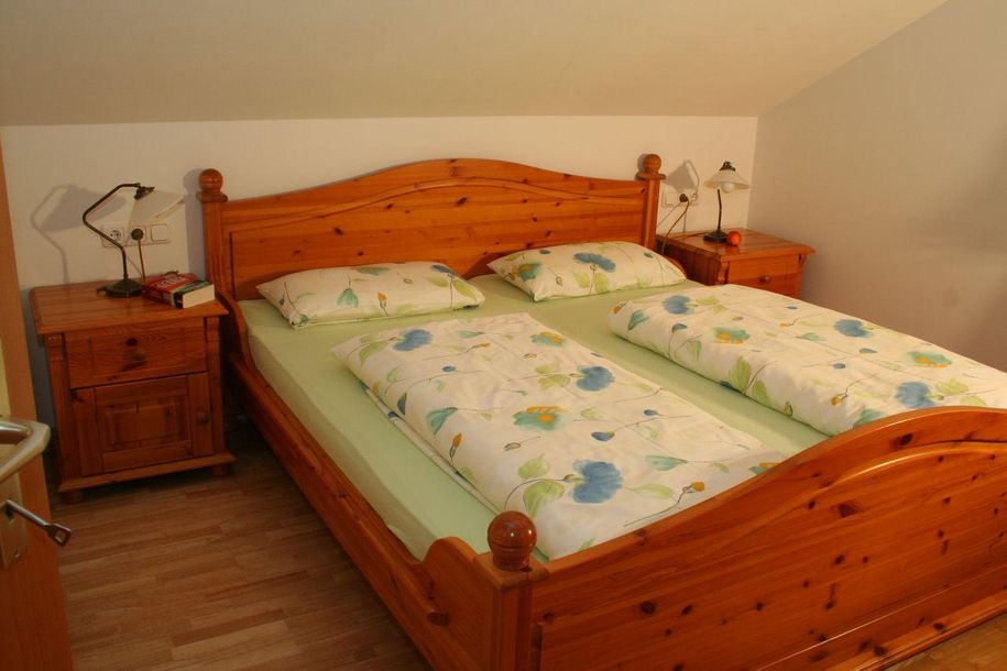 Schlafzimmer 1 Fewo DG