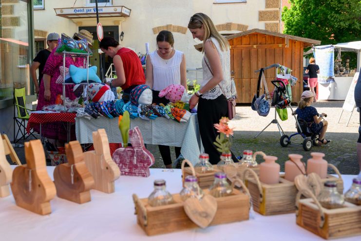 Regionalmarkt-Scheidegg-Holzarbeiten-2022_Thomas-Gretler_WEB