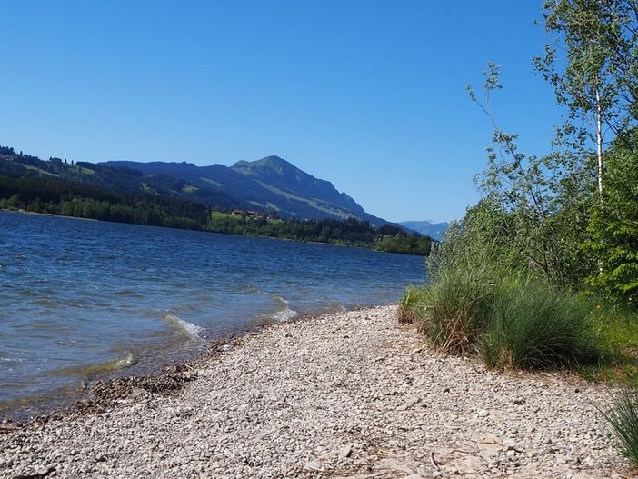 Rottachsee mit Blick auf den Grünten