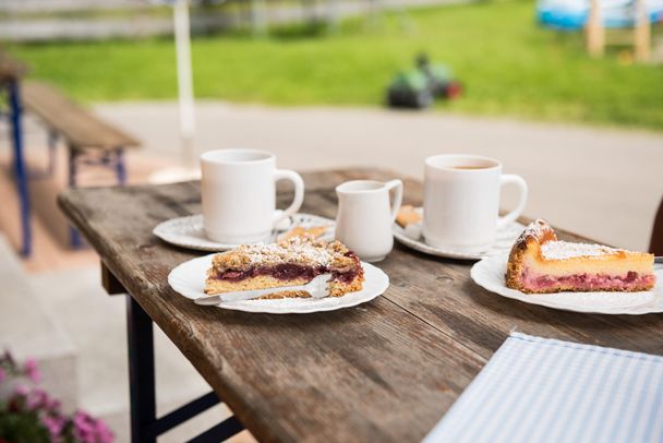 Leckere selbstgemachte Kuchen auf der Alpe Hörnle