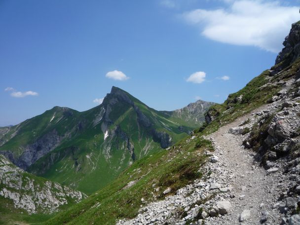 Im Hintergrund die Rote Spitze oberhalb der Landsberger Hütte