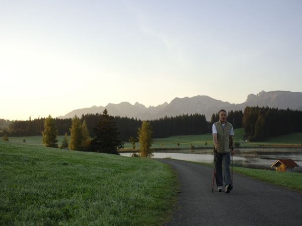 Abendstimmung am Attlesee bei Nesselwang im Allgäu