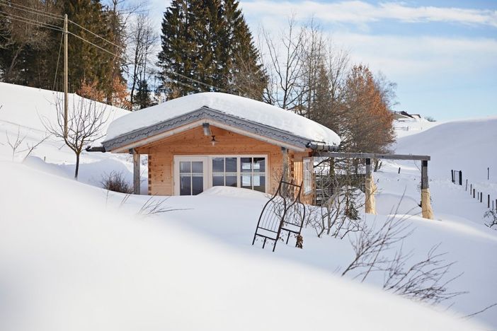 Gartenhaus im Schnee