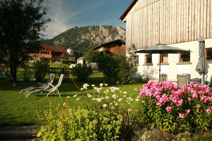 Garten lädt zum Verweilen ein