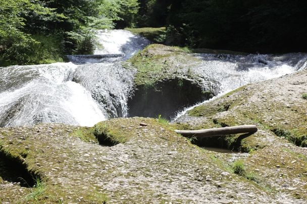 Erste Wasserfälle