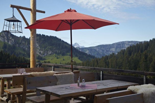 Terrasse mit Blick aufs Riedbergerhorn