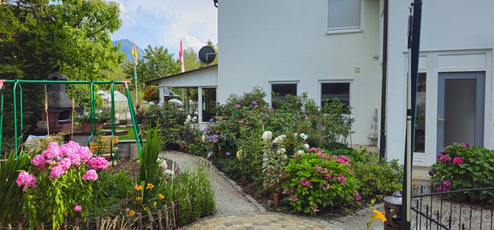 Wohnungseingang und Garten