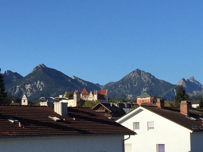 Blick aus der Wohnung auf Bergwelt+Hohes Schloß