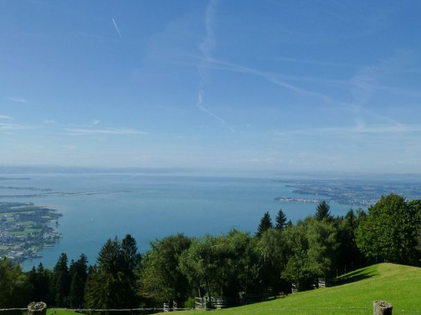 Bodenseeblick von der Aussichtsterrasse der Pfänder Bergstation