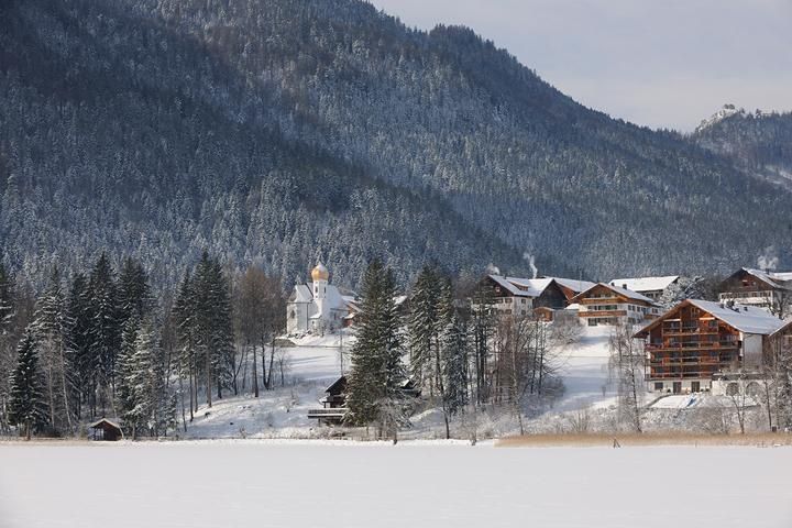 Ortsansicht Weißensee im Winter
