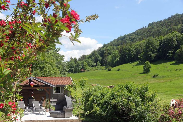 sonniger Gartenplatz mit viel Ruhe