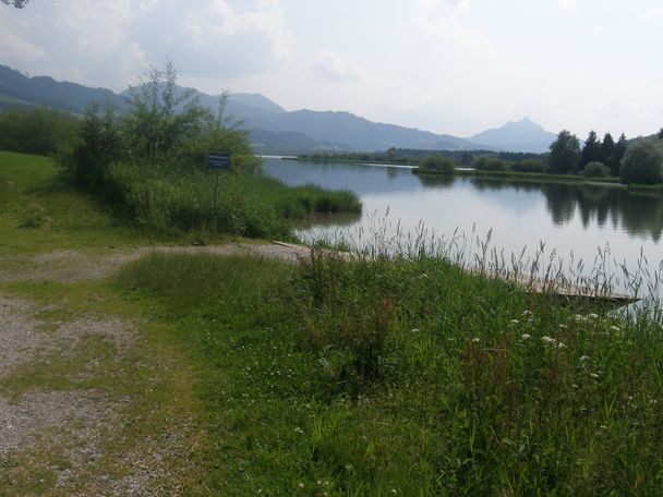 Der Abstecher belohnt uns mit einem Blick auf den Grüntensee.