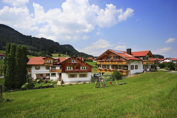 Außenansicht im Sommer