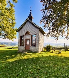 Pestkapelle Stiefenhofen mit Blick zur Nagelflukette